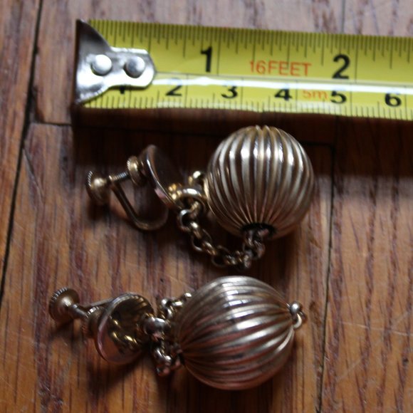 Vintage Sperry Ball Dangle Screw-On Earrings - Picture 5 of 5